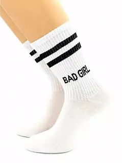 Облегающие носки с контрастной надписью "Bad girl" белого цвета Hobby Line RTнус80159-51